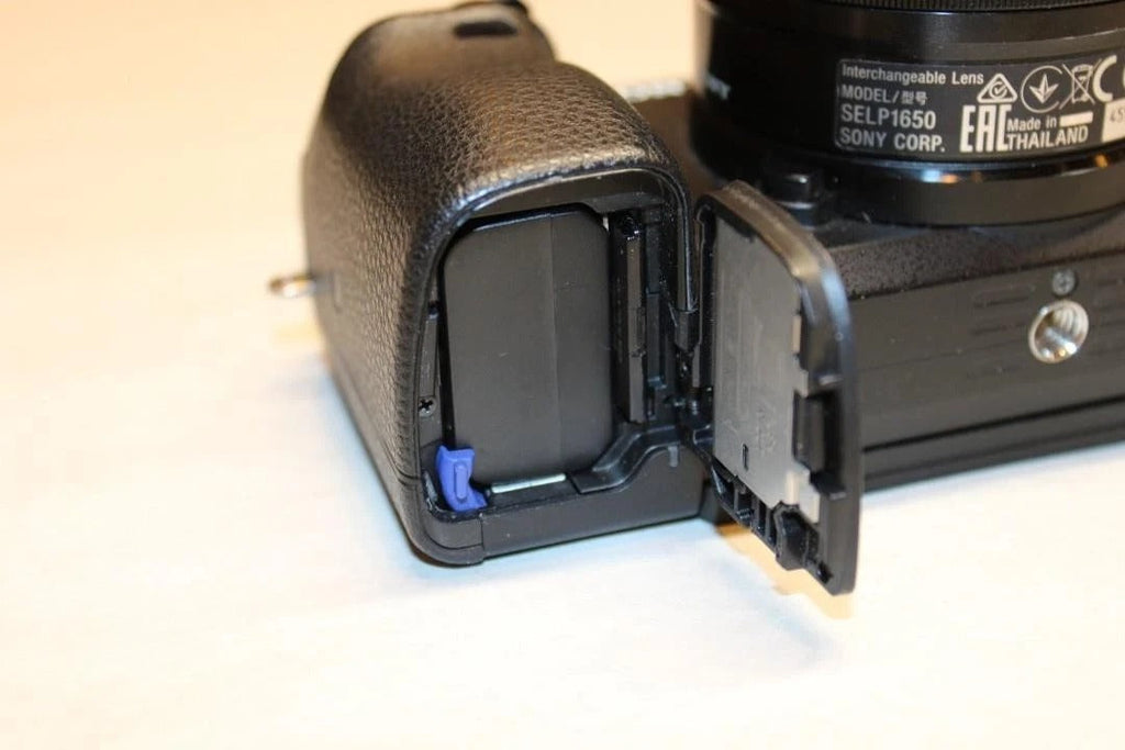 Sony Alpha a6300 Mirrorless Digital Camera w/ E PZ 16-50mm Zoom Lens 4 Batteries