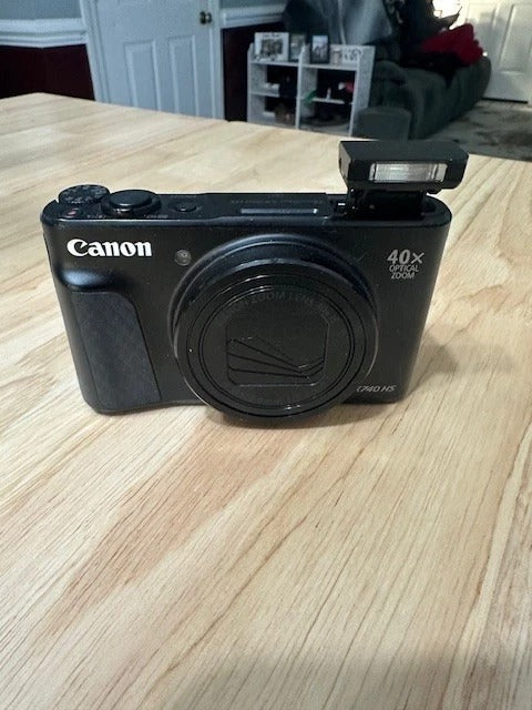 Canon PowerShot SX740 HS Black – Great Condition with Battery & Charger