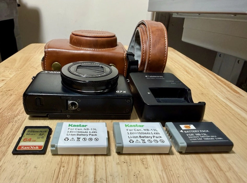 Canon PowerShot G7X Mark I 20.2MP 1 Inch Sensor 4.2x Zoom WiFi with Charger