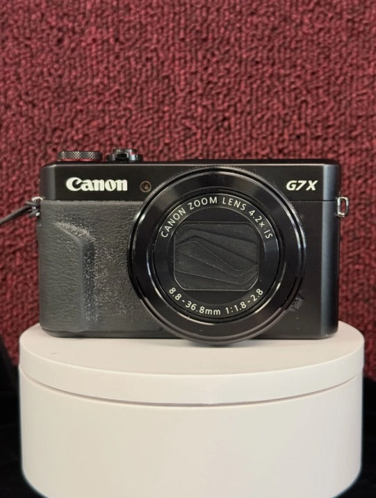 MINT CONDITION Canon PowerShot G7X Mark II with Original Packaging & Case