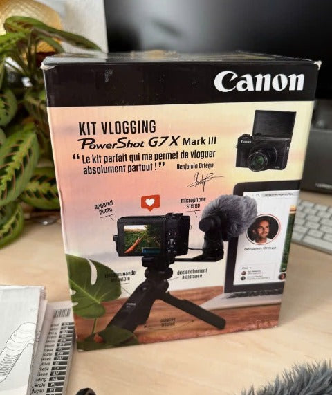 Canon powershot G7X Mark III + creator combo + microphone