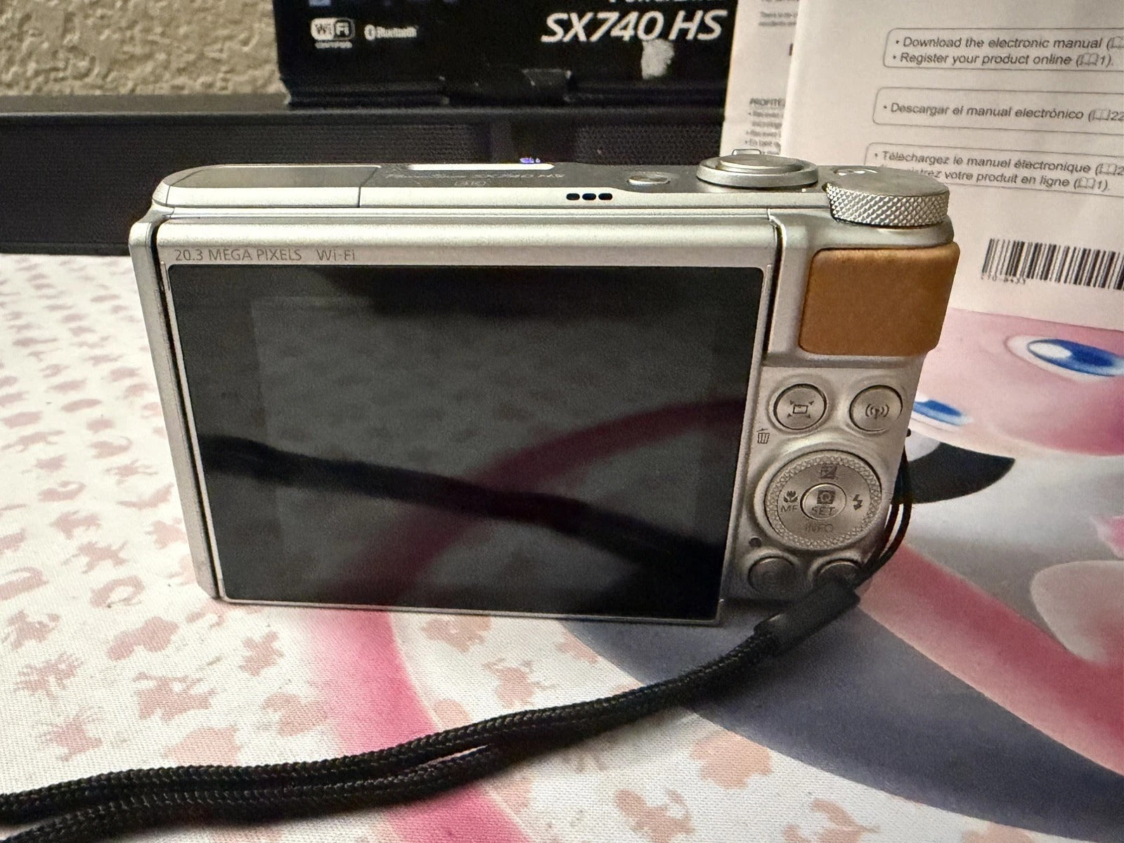 Canon PowerShot SX740 HS 20.3MP Silver Digital Camera Optical Zoom 40x