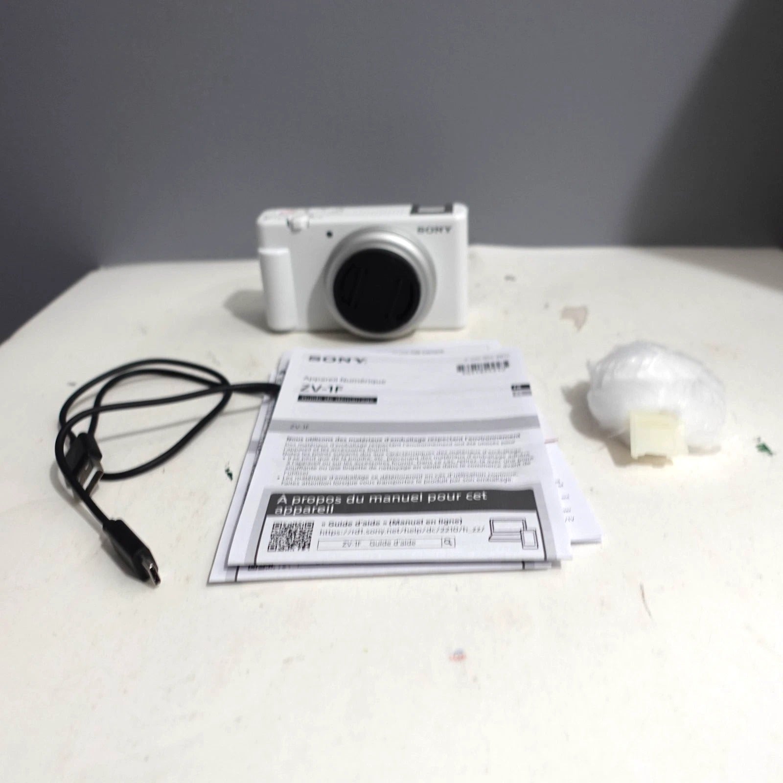 Sony ZV-1F Video Touch Screen Vlog Camera For Content Creators White
