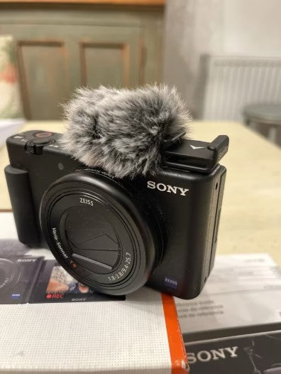 Sony ZV-1 Vlogging Camera Compact Digital Camera – Like New