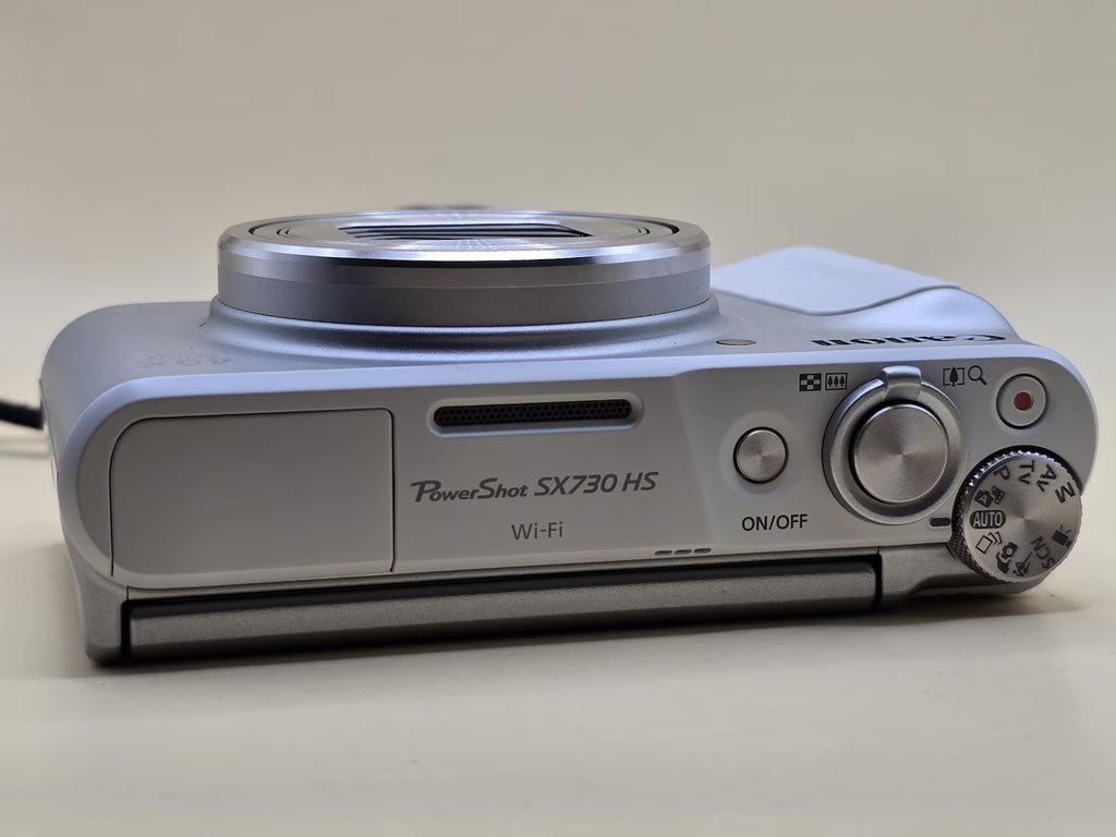 Canon PowerShot SX730 HS with 20.3 MP flip-out screen, 40x optical zoom