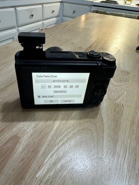 Canon PowerShot SX740 HS Black – Great Condition with Battery & Charger