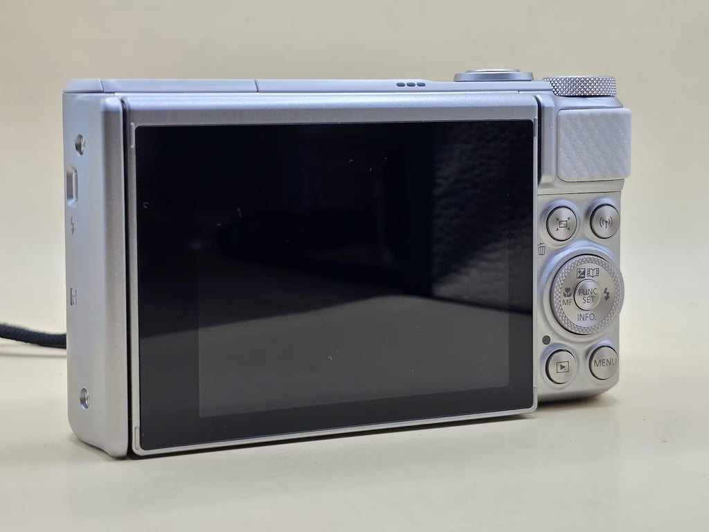 Canon PowerShot SX730 HS with 20.3 MP flip-out screen, 40x optical zoom