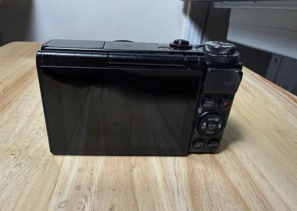 Canon PowerShot G7X Mark I 20.2MP 1 Inch Sensor 4.2x Zoom WiFi with Charger