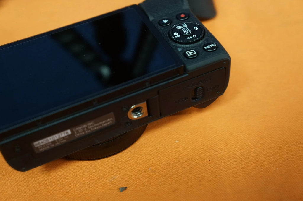 Canon G7X Mark III 20.1MP Digital Camera – Black | With Tripod
