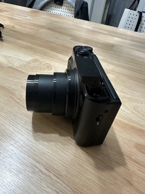 Canon PowerShot SX740 HS Black – Great Condition with Battery & Charger