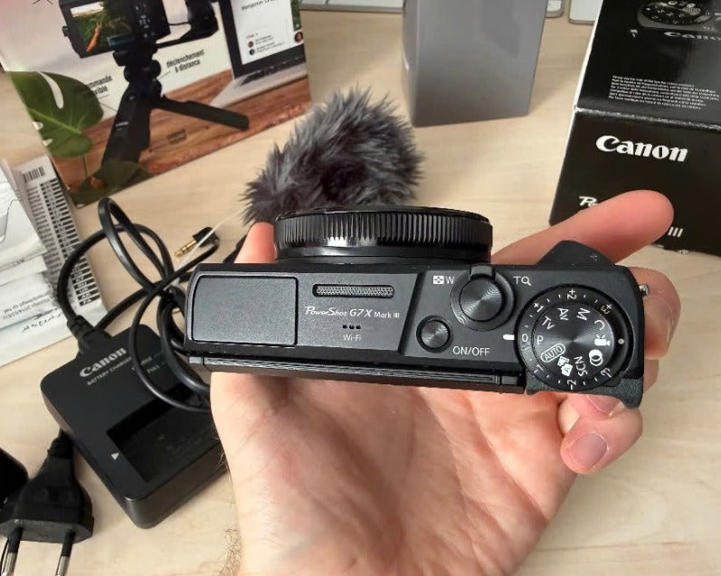 Canon powershot G7X Mark III + creator combo + microphone