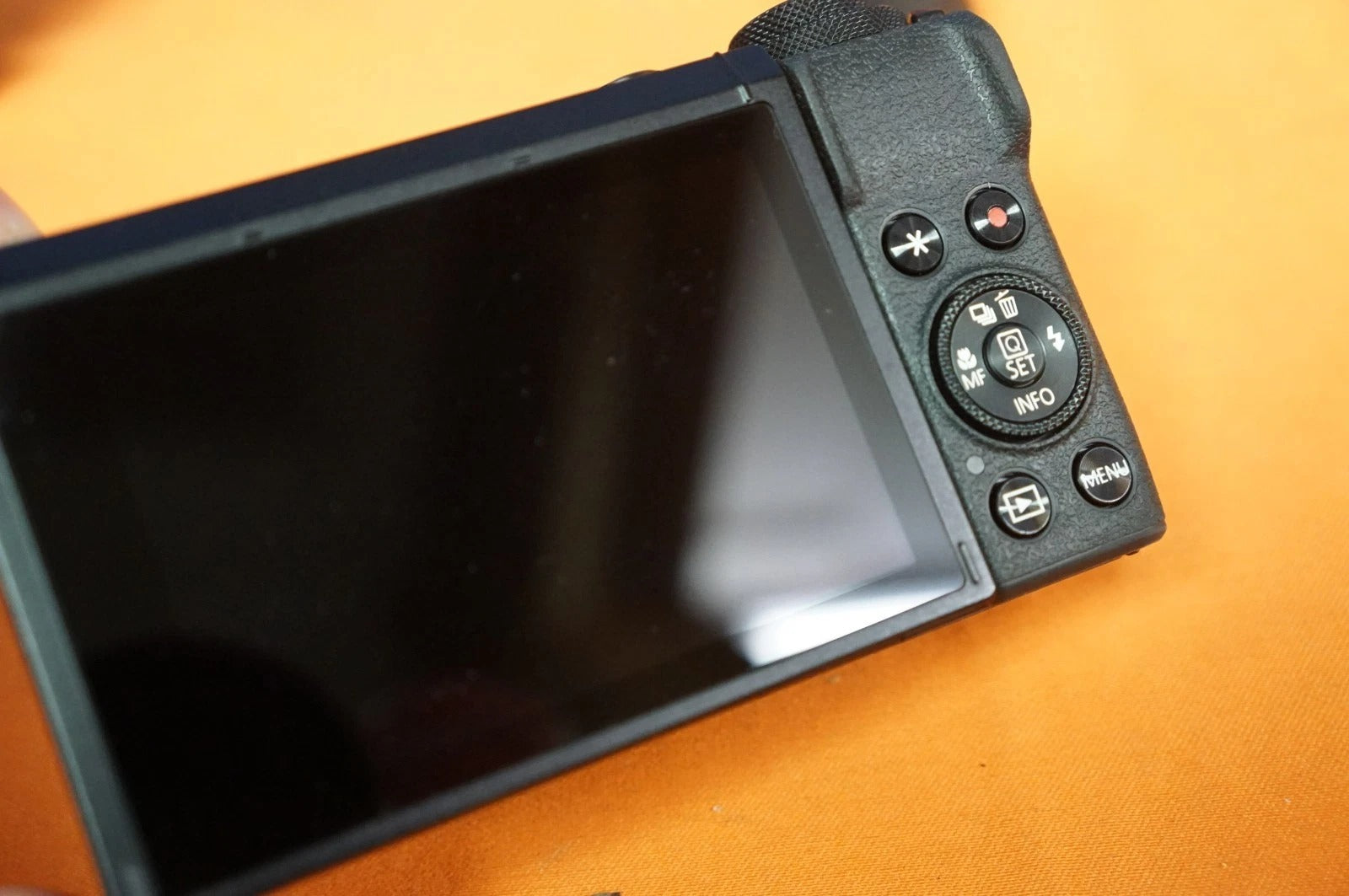 Canon G7X Mark III 20.1MP Digital Camera – Black | With Tripod