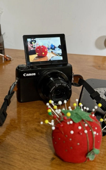 Canon PowerShot G7X Mark I 20.2MP 1 Inch Sensor 4.2x Zoom WiFi with Charger