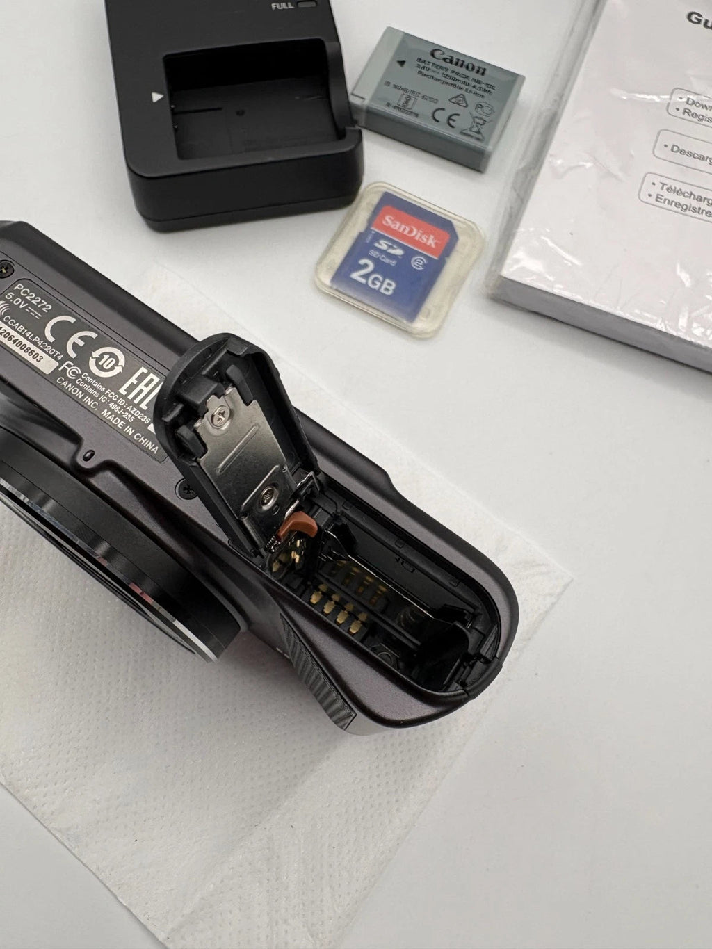 Canon PowerShot SX720 HS 20.3MP Digital Camera Black w/40x Zoom Bundle MINT
